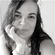 Resolutiva y dar clases a personas que empiezan en el campo del diseño