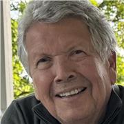 Muttersprachler mit langjähriger Erfahrung im Unterricht von Jugendlichen