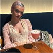 I am a young woman looking to share her passion for English with students of all ages through private tutoring catered to each individual