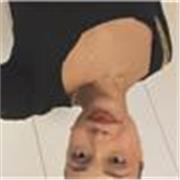 Soy una persona muy amable y sociable a la que le gustan mucho los niños.
