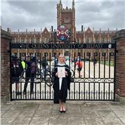 I teach psychology, I have a bachelors in psychology and i’m studying Msc Cognitive Neuroscience and Neuropsyhology!