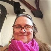 Als gelernte Kirchenmusikerin kann ich Gesang, Klavier, Musiktheorie, Stimmbildung, Flöte, Gitarre und Saxophon unterrichten und Chorleitung und Orgeldienst anbieten