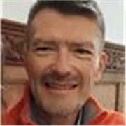 Soy nativo bilingüe holandés/francés, vivo en España; enseño y asesoro de manera práctica para salidas profesionales e integración