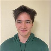 Étudiant sortant d’une année de prépa scientifique et prêt à enseigner à des collégiens et lycéens.