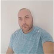 Experiencia en emergencias sanitarias.
Con título en Primeros auxilios 