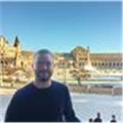 Laureato in turismo, facoltà di economia, mi offro per aiuto compiti e tutor motivazionale. Esperienza con ragazzi delle superiori