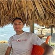 Hola, soy Javier, un químico industrial apasionado por la enseñanza y la química. Con 24 años de edad, actualmente estoy estudiand