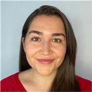 Experienced Romanian and English tutor with a background in literature and cultural studies. Helping learners master their language skills