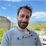 Life Coach certificato e abilitato in 21 paesi esperto nello sviluppo e gestione dell'intelligenza emotiva offre supporto