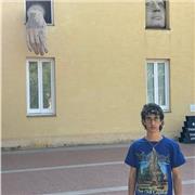 Profesor joven y con titulación de B2 en Inglés, puedo dar clases todas las mañanas de forma remota e incluso presencial.