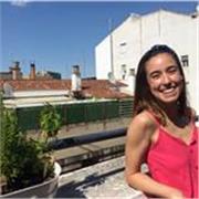 Soy una persona dinámica y trabajadora e imparto escritura a todas las edades, hay todo un mundo por escribir!