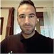 Persona cualificada con grado en Ciencias Políticas y máster en Historia de la filosofía y pensamiento contemporáneo