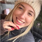 Offro lezioni private di inglese personalizzate, ideali per ripetizioni, conversazione o supporto scolastico.