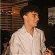 Sono uno studente universitario al secondo anno di economia, con ottime competenze in matematica a livello universitario