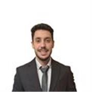 Mi perfil encaja con opositores principalmente, aunque puedo dar clases a alumnos de carrera y máster relacionado con la rama del Derecho. Mi experiencia como opositor de judicatura y de administrativo (con plaza obtenida en Administrativo de la Seguridad