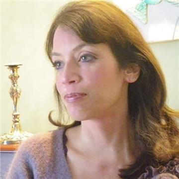 Docente di matematica e scienze, titolare presso scuola media statale di Napoli. Lunga esperienza con ragazzi da potenziare, o con disturbi specifici di apprendimento. Cerco di capire le difficoltà, i dubbi e la personalità di ogni alunno, per pianificare