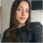 Profesora de inglés joven con nivel B2 (C1 en curso) para niños y adolescentes