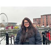 Tutor teaching IELTS lessons on the basis of her own experience