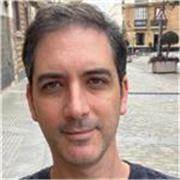 Profesor de ciencias para ESO. Aficiones variadas que permiten conectar con el alumnado y dirigir las clases de manera amena.