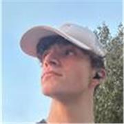 Puedo adaptarme al alumno y enseñarle o explicarle el conocimiento que él mismo requiera en el momento, así mismo ayudándolos a repasar las asignaturas necesarias.