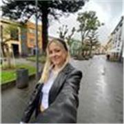 maestra para apoyo en asignaturas escolares y cuidado de las criaturas