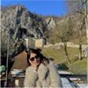 Ciao! Sono una ragazza di 27 anni che lavora nel mondo della ricerca. So molto bene l’inglese parlato ed accademico, contattami.
