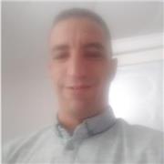 Je suis professeur de français  je propose des cours de français aux enfants et étudiants  fraîchement installer en france pour leur facilté l´intégration dans la société française et l´épanouissement  dans leur cursus scolaire