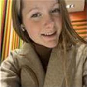 Bonjour je suis disponible pour donner des cours d’anglais, je suis niveau B1 ! En espérant pouvoir vous aider !
