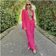 Laureanda in Architettura e diplomata al liceo linguistico. Offro ripetizioni di Inglese, matematica e geometria