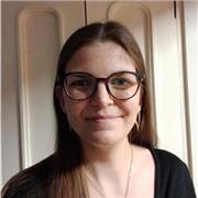 Profesora de lengua y literatura españolas. También ofrezco clases de inglés, latín e historia