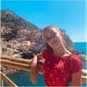 Studentessa madrelingua francese disponibile per ripetizioni di francese, italiano, geografia e storia a ragazzi delle medie e superiori