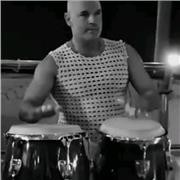 Musico Profesional , artista Womad 
con discografia en el Mercado