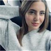 Studentessa con certificazione C1 offre lezioni di inglese per elementari, medie e superiori. Ripetizioni personalizzate