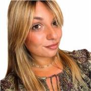 Profesora de inglés imparte clases de inglés como refuerzo para el instituto, además de preparación de títulos