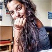 Licenciada en ciencias de la comunicación especialista en oratoria y lenguaje corporal