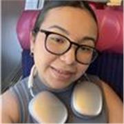 No soy profesora pero me encanta enseñar, ya terminé mis estudios así que puedo ayudar a los más pequeños en refuerzos En su clase