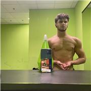 Offro lezioni private di personal training e piani di allenamenti personalizzati per tutte le età. Contattami se fossi interessato