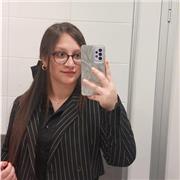 Soy ingeniera comercial, me encanta dar clases a niños, enseñar con paciencia y amor