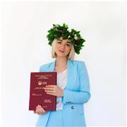 Laureata in giurisprudenza e diplomata al liceo linguistico offre lezioni private
