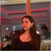 Studentessa universitaria con diploma di Liceo Linguistico