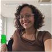 Professora de Matemática, formada em Licenciatura em Matemática com experiência em projetos de extensão