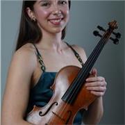 Violinista de Grado Profesional con más de 11 años de experiencia, ofrece clases a domicilio en Alt Penedès y alrededores.