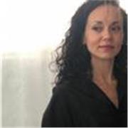 Profesora titulada en Inglés, con experiencia en academias, educación secundaria e universitaria, imparte clases de forma online.