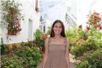 Mi nombre es paloma, soy profesora con experiencia. las clases van orientadas a alumnado infantil hasta a adultos. preparo exámenes oficiales o cualquier otra asignatura