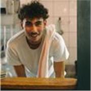 Professeur de cuisine passionnelle et envoûtante, la gastronomie parisienne dans toute sa splendeur 