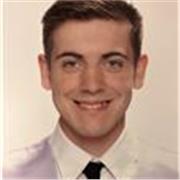 Soy un chico joven, entusiasmado por enseñar a gente que precise de una ayuda para comenzar en nuestra lengua