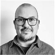 Docente basado en la experiencia y casos reales.