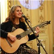Clases de Guitarra (cásica y eléctrica), Canto, Violín, Lenguaje, Música y Movimiento (Rítmica) y orquesta