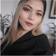 Profesora de español imparte metodología de aprendizaje rápido y confiable