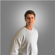 Estudiante de Ingeniería Mecánica en último curso en la Universidad Politécnica de Madrid para dar clases de Matemáticas y Física